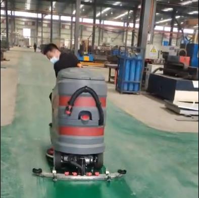 車間地坪清理困難？該怎么選擇合適的洗地機呢？